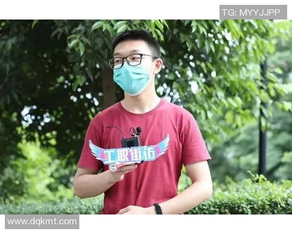 足球明星助力高考学子奋勇拼搏共创辉煌未来