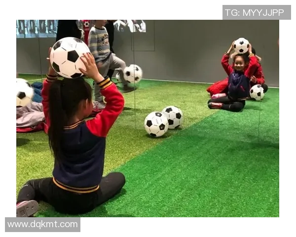 足球明星与孩子们的温馨互动视频展现梦想与希望的传承